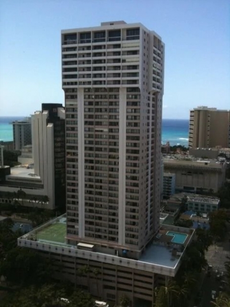 WAIKIKI,1BD CRN,FREE PARKING,WIFI, BEACH ITEMS ,CALLS, NETFLIX, YOU TUBE !